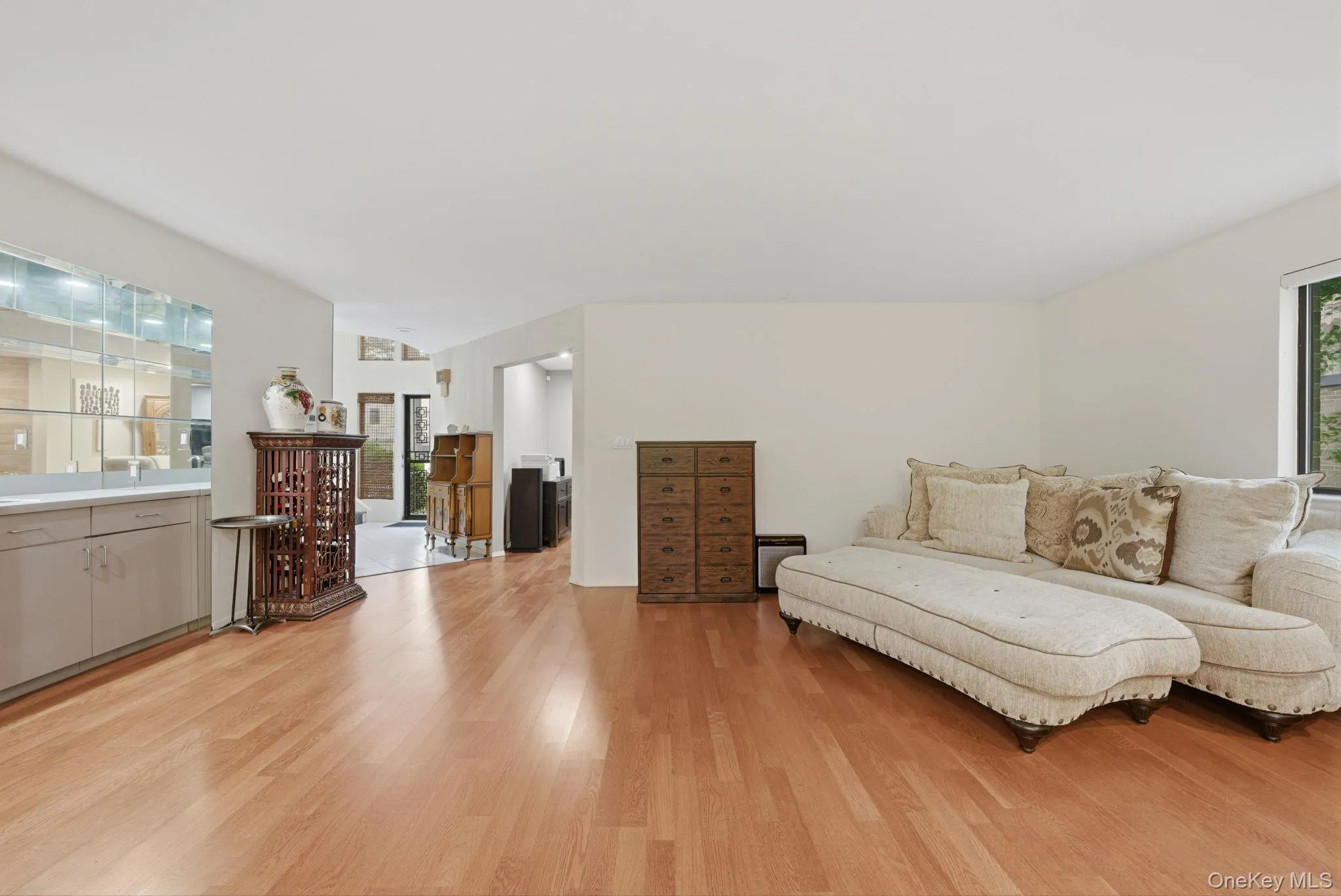6 Wimbledon Drive, North Hempstead, NY, 3 Bedrooms Bedrooms, 9 Rooms Rooms,2 BathroomsBathrooms,Residential,For Rent,Wimbledon,0,1007388 6 Wimbledon Drive, North Hempstead, NY, 3 Bedrooms Bedrooms, 9 Rooms Rooms,2 BathroomsBathrooms,Residential,For Rent,Wimbledon,0,1007388