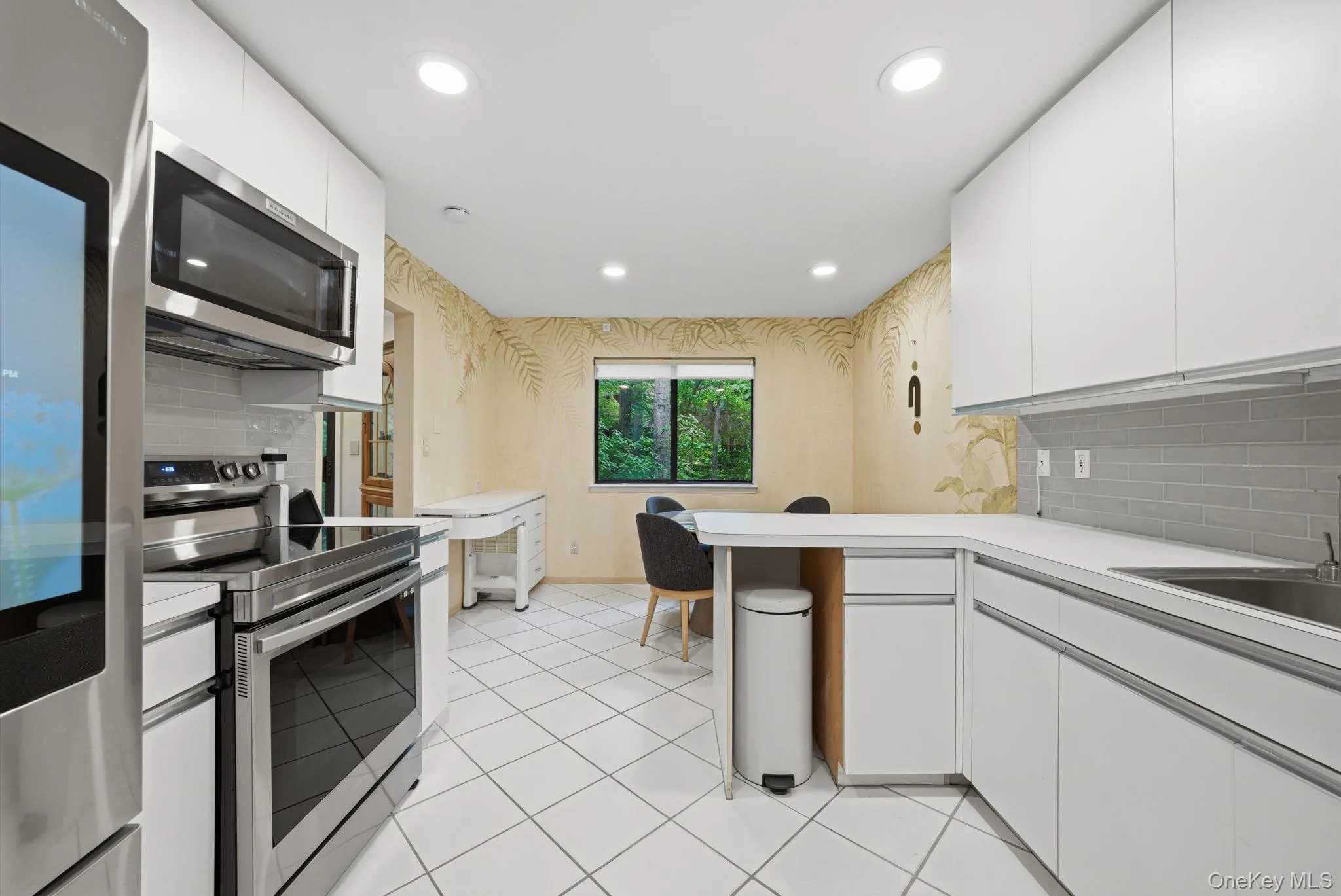 6 Wimbledon Drive, North Hempstead, NY, 3 Bedrooms Bedrooms, 9 Rooms Rooms,2 BathroomsBathrooms,Residential,For Rent,Wimbledon,0,1007388 6 Wimbledon Drive, North Hempstead, NY, 3 Bedrooms Bedrooms, 9 Rooms Rooms,2 BathroomsBathrooms,Residential,For Rent,Wimbledon,0,1007388