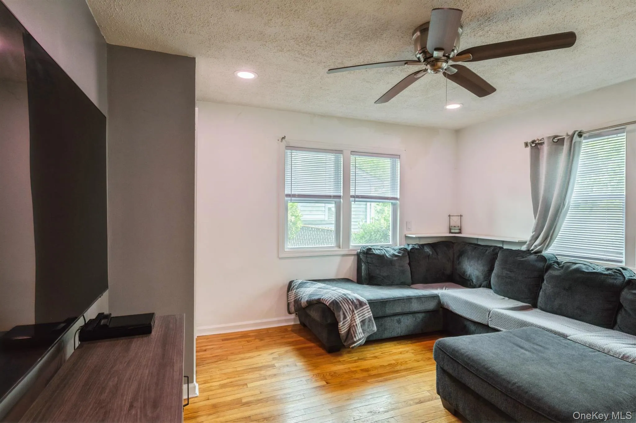 127 Hallock Landing Road, Brookhaven, NY, 3 Bedrooms Bedrooms, 5 Rooms Rooms,2 BathroomsBathrooms,Residential,For Rent,Hallock Landing,0,1007391 127 Hallock Landing Road, Brookhaven, NY, 3 Bedrooms Bedrooms, 5 Rooms Rooms,2 BathroomsBathrooms,Residential,For Rent,Hallock Landing,0,1007391