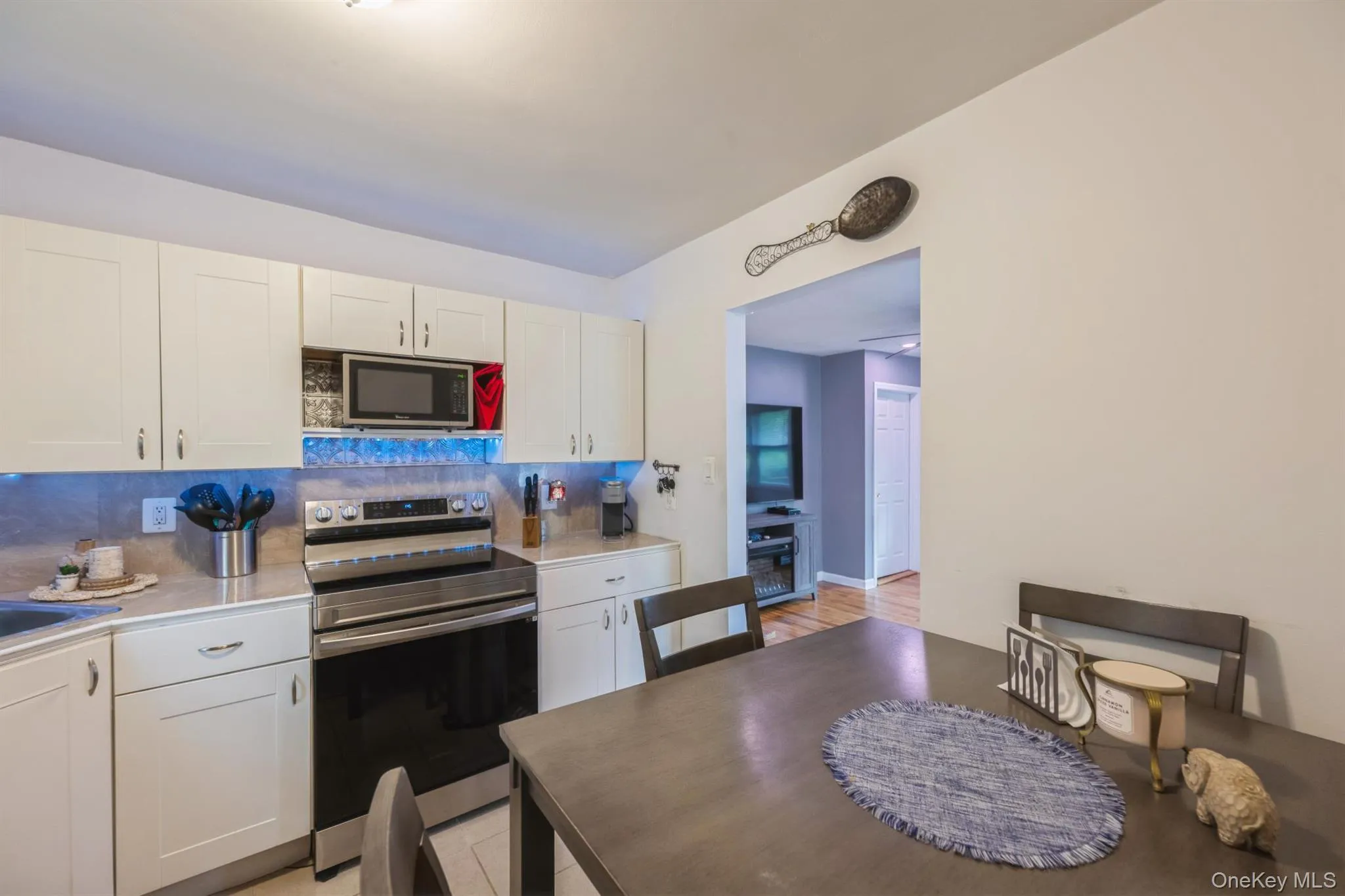 127 Hallock Landing Road, Brookhaven, NY, 3 Bedrooms Bedrooms, 5 Rooms Rooms,2 BathroomsBathrooms,Residential,For Rent,Hallock Landing,0,1007391 127 Hallock Landing Road, Brookhaven, NY, 3 Bedrooms Bedrooms, 5 Rooms Rooms,2 BathroomsBathrooms,Residential,For Rent,Hallock Landing,0,1007391