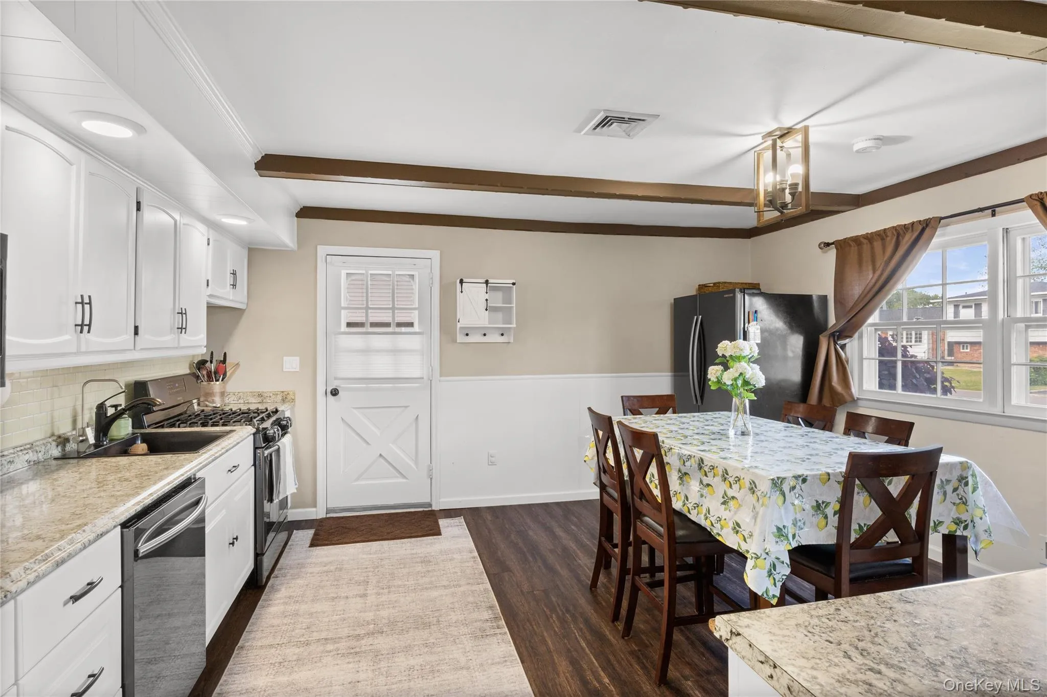 300 24th Street, Babylon, NY, 2 Bedrooms Bedrooms, 7 Rooms Rooms,1 BathroomBathrooms,Residential,For Rent,24th,0,1007397 300 24th Street, Babylon, NY, 2 Bedrooms Bedrooms, 7 Rooms Rooms,1 BathroomBathrooms,Residential,For Rent,24th,0,1007397