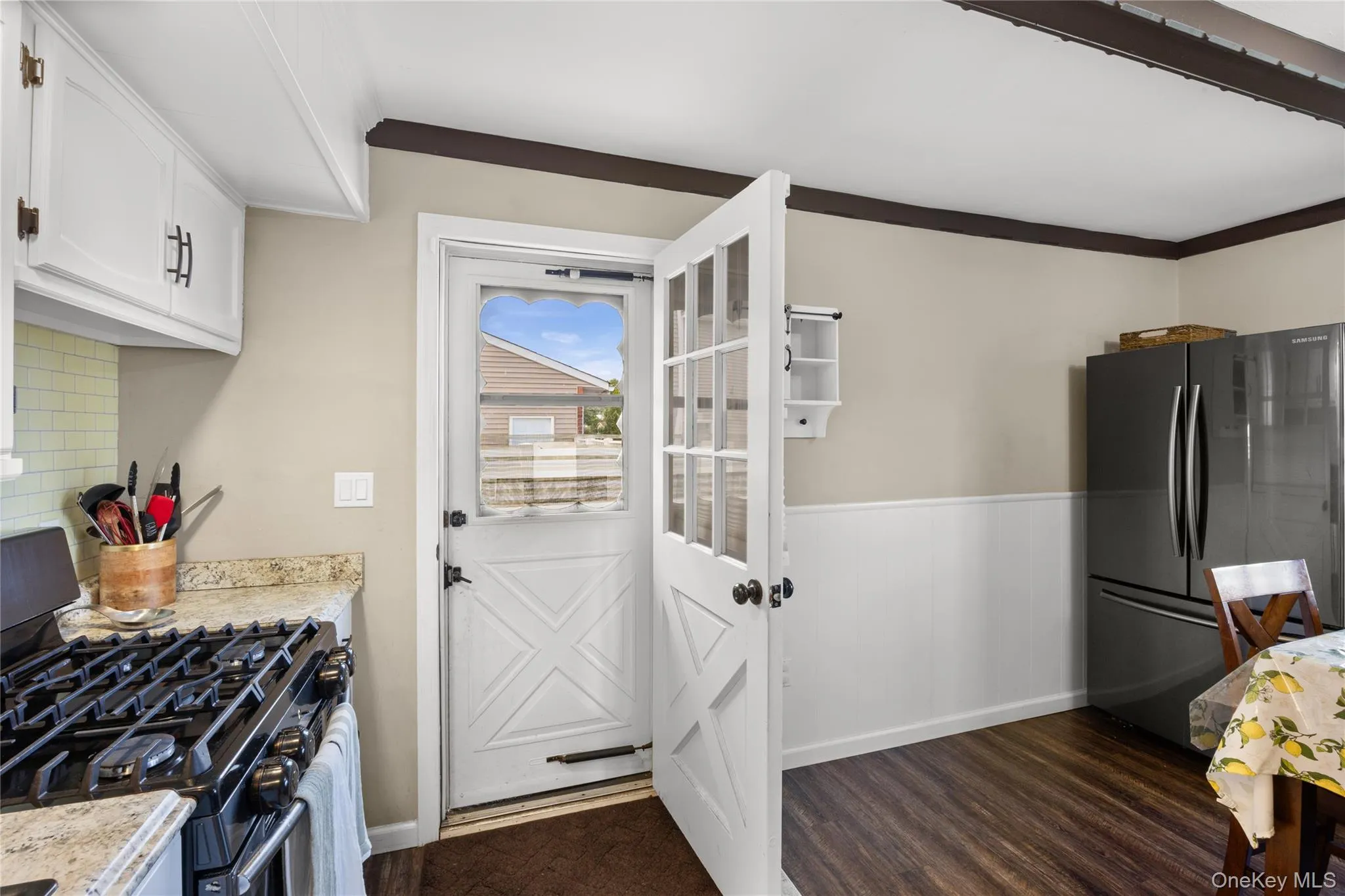 300 24th Street, Babylon, NY, 2 Bedrooms Bedrooms, 7 Rooms Rooms,1 BathroomBathrooms,Residential,For Rent,24th,0,1007397 300 24th Street, Babylon, NY, 2 Bedrooms Bedrooms, 7 Rooms Rooms,1 BathroomBathrooms,Residential,For Rent,24th,0,1007397