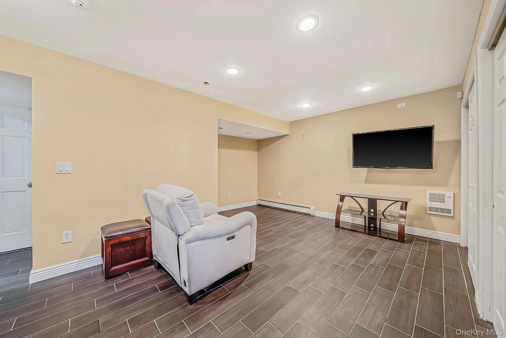3075 Hewlett Avenue, Hempstead, NY, 4 Bedrooms Bedrooms, 8 Rooms Rooms,2 BathroomsBathrooms,Residential,For Rent,Hewlett,0,1007398 3075 Hewlett Avenue, Hempstead, NY, 4 Bedrooms Bedrooms, 8 Rooms Rooms,2 BathroomsBathrooms,Residential,For Rent,Hewlett,0,1007398
