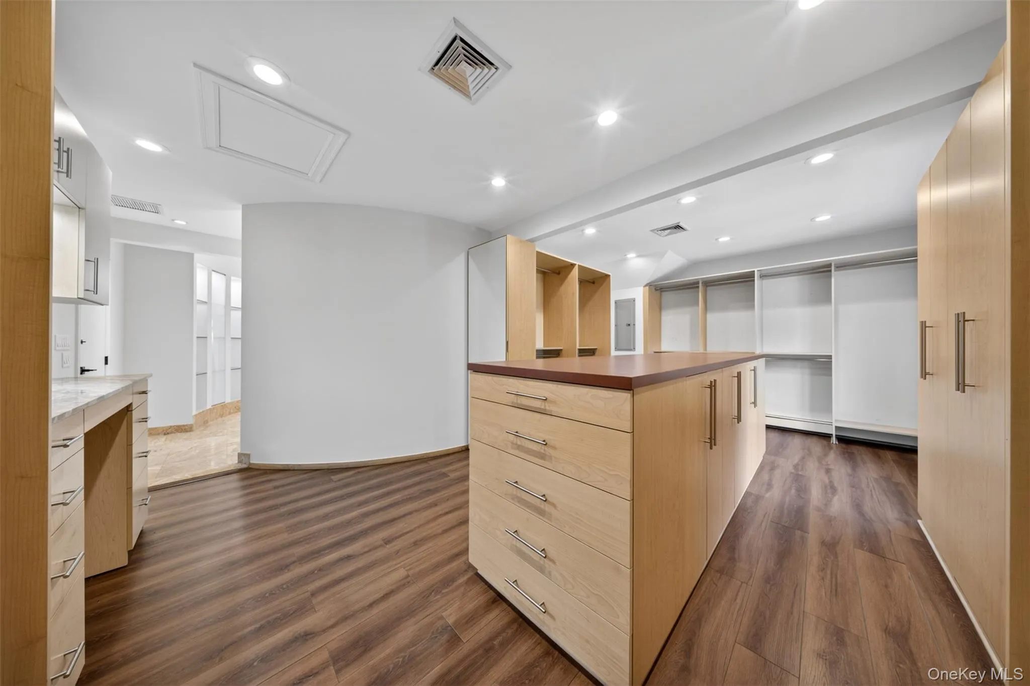 5 Glen Hill Court, Huntington, NY, 5 Bedrooms Bedrooms, 11 Rooms Rooms,4 BathroomsBathrooms,Residential,For Rent,Glen Hill,0,1007402 5 Glen Hill Court, Huntington, NY, 5 Bedrooms Bedrooms, 11 Rooms Rooms,4 BathroomsBathrooms,Residential,For Rent,Glen Hill,0,1007402