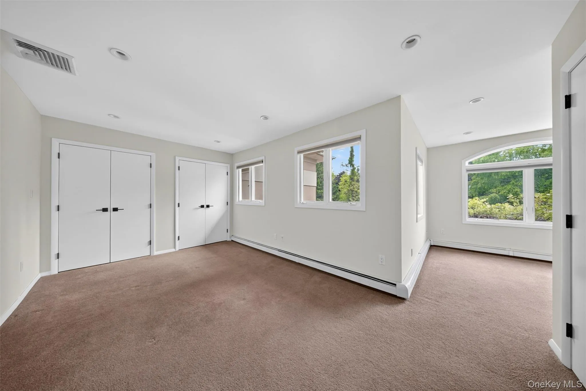 5 Glen Hill Court, Huntington, NY, 5 Bedrooms Bedrooms, 11 Rooms Rooms,4 BathroomsBathrooms,Residential,For Rent,Glen Hill,0,1007402 5 Glen Hill Court, Huntington, NY, 5 Bedrooms Bedrooms, 11 Rooms Rooms,4 BathroomsBathrooms,Residential,For Rent,Glen Hill,0,1007402