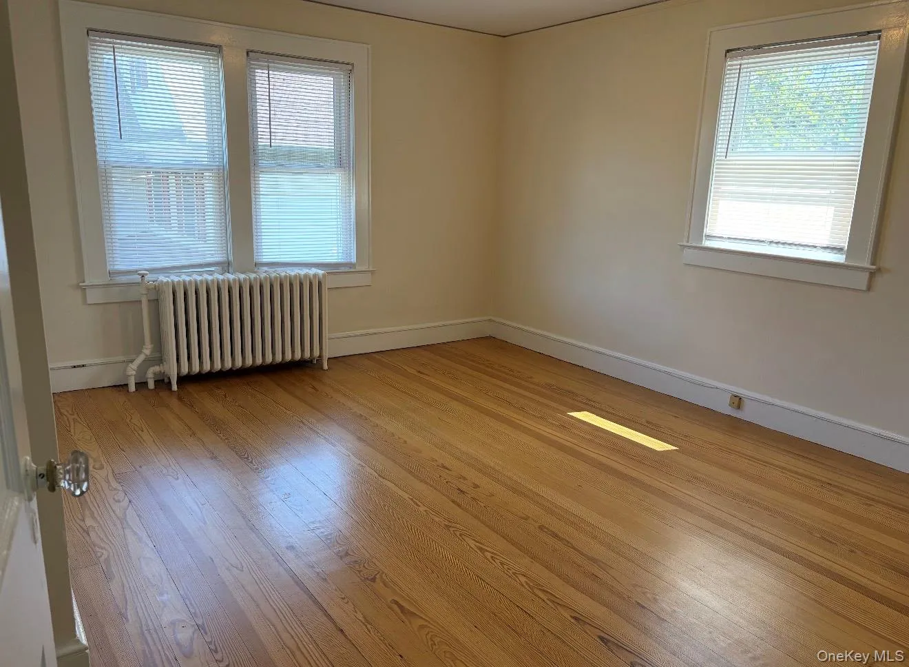 46 Sterling Court, Huntington, NY, 3 Bedrooms Bedrooms, 7 Rooms Rooms,1 BathroomBathrooms,Residential Lease,For Rent,Sterling,0,1007406 46 Sterling Court, Huntington, NY, 3 Bedrooms Bedrooms, 7 Rooms Rooms,1 BathroomBathrooms,Residential Lease,For Rent,Sterling,0,1007406