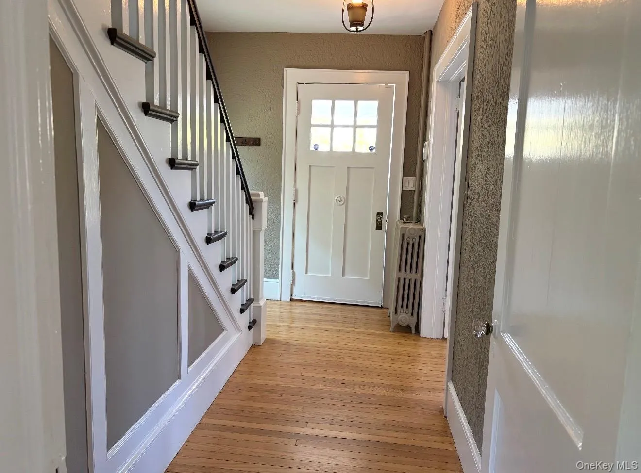 46 Sterling Court, Huntington, NY, 3 Bedrooms Bedrooms, 7 Rooms Rooms,1 BathroomBathrooms,Residential Lease,For Rent,Sterling,0,1007406 46 Sterling Court, Huntington, NY, 3 Bedrooms Bedrooms, 7 Rooms Rooms,1 BathroomBathrooms,Residential Lease,For Rent,Sterling,0,1007406