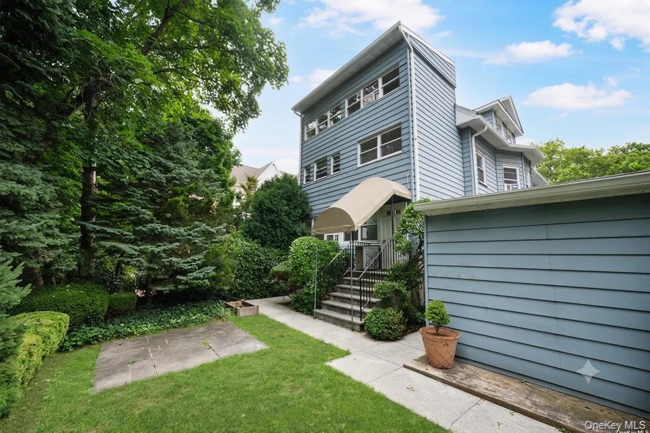 91 Parkway Road, Eastchester, NY, 2 Bedrooms Bedrooms, 4 Rooms Rooms,1 BathroomBathrooms,Residential Lease,For Rent,Parkway,0,1007409 91 Parkway Road, Eastchester, NY, 2 Bedrooms Bedrooms, 4 Rooms Rooms,1 BathroomBathrooms,Residential Lease,For Rent,Parkway,0,1007409