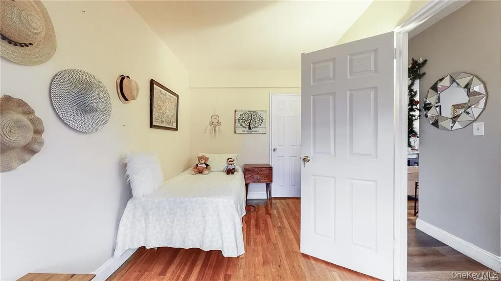 150-29 72nd Road, New York, NY, 2 Bedrooms Bedrooms, 5 Rooms Rooms,1 BathroomBathrooms,Residential,For Rent,72nd,0,1007412 150-29 72nd Road, New York, NY, 2 Bedrooms Bedrooms, 5 Rooms Rooms,1 BathroomBathrooms,Residential,For Rent,72nd,0,1007412