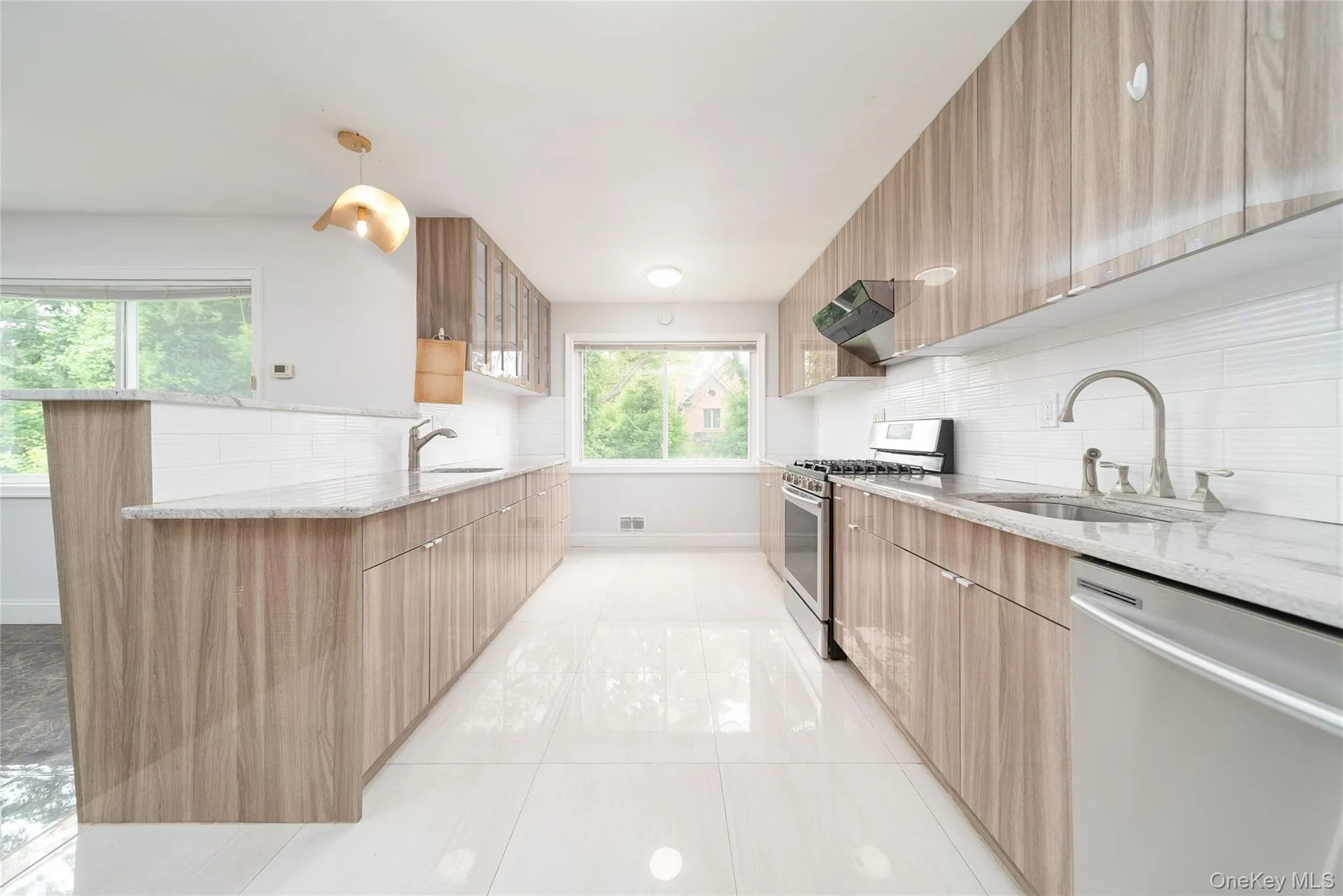 1 Horizon Road, North Hempstead, NY, 4 Bedrooms Bedrooms, 8 Rooms Rooms,3 BathroomsBathrooms,Residential,For Rent,Horizon,0,1007413 1 Horizon Road, North Hempstead, NY, 4 Bedrooms Bedrooms, 8 Rooms Rooms,3 BathroomsBathrooms,Residential,For Rent,Horizon,0,1007413
