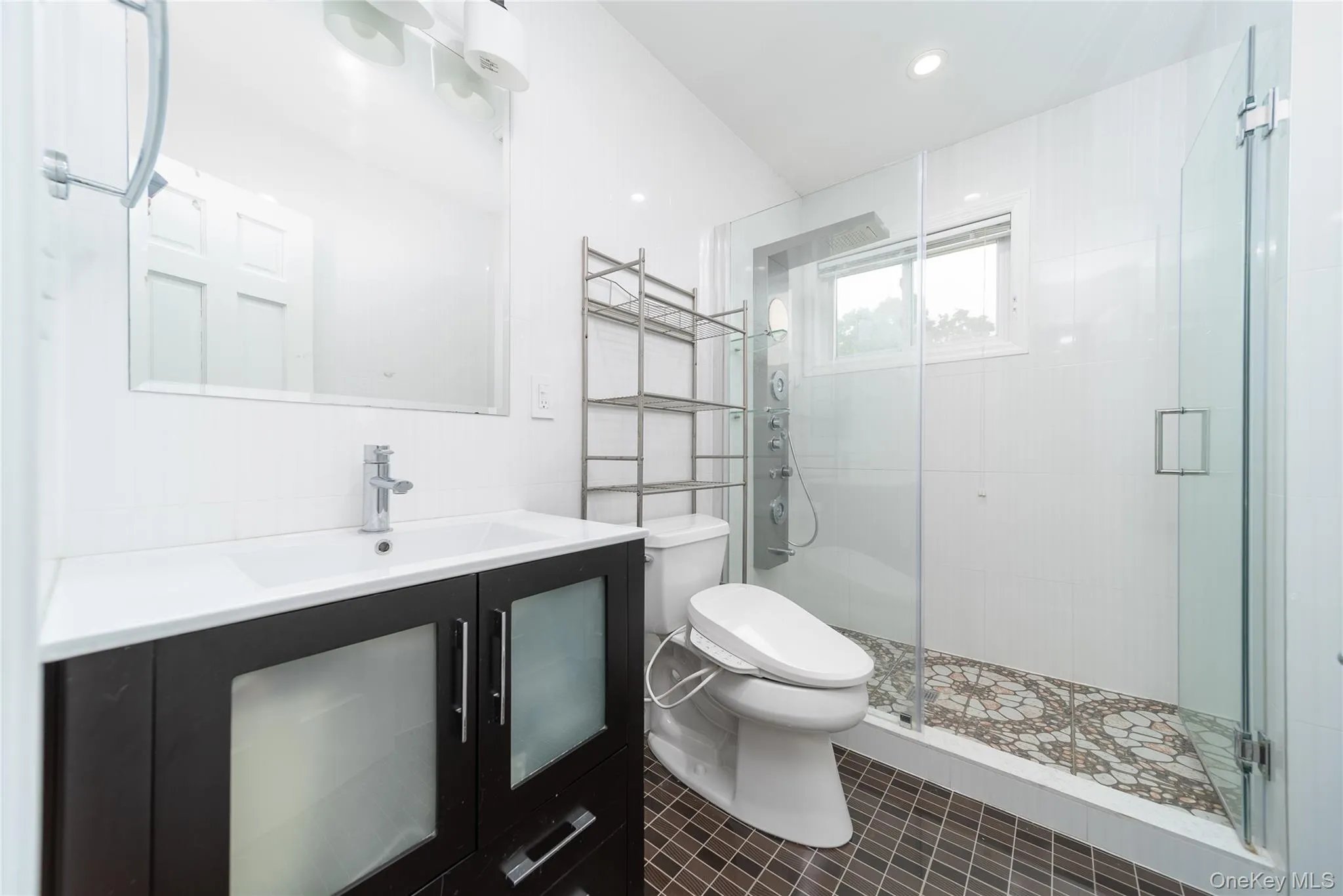 1 Horizon Road, North Hempstead, NY, 4 Bedrooms Bedrooms, 8 Rooms Rooms,3 BathroomsBathrooms,Residential,For Rent,Horizon,0,1007413 1 Horizon Road, North Hempstead, NY, 4 Bedrooms Bedrooms, 8 Rooms Rooms,3 BathroomsBathrooms,Residential,For Rent,Horizon,0,1007413