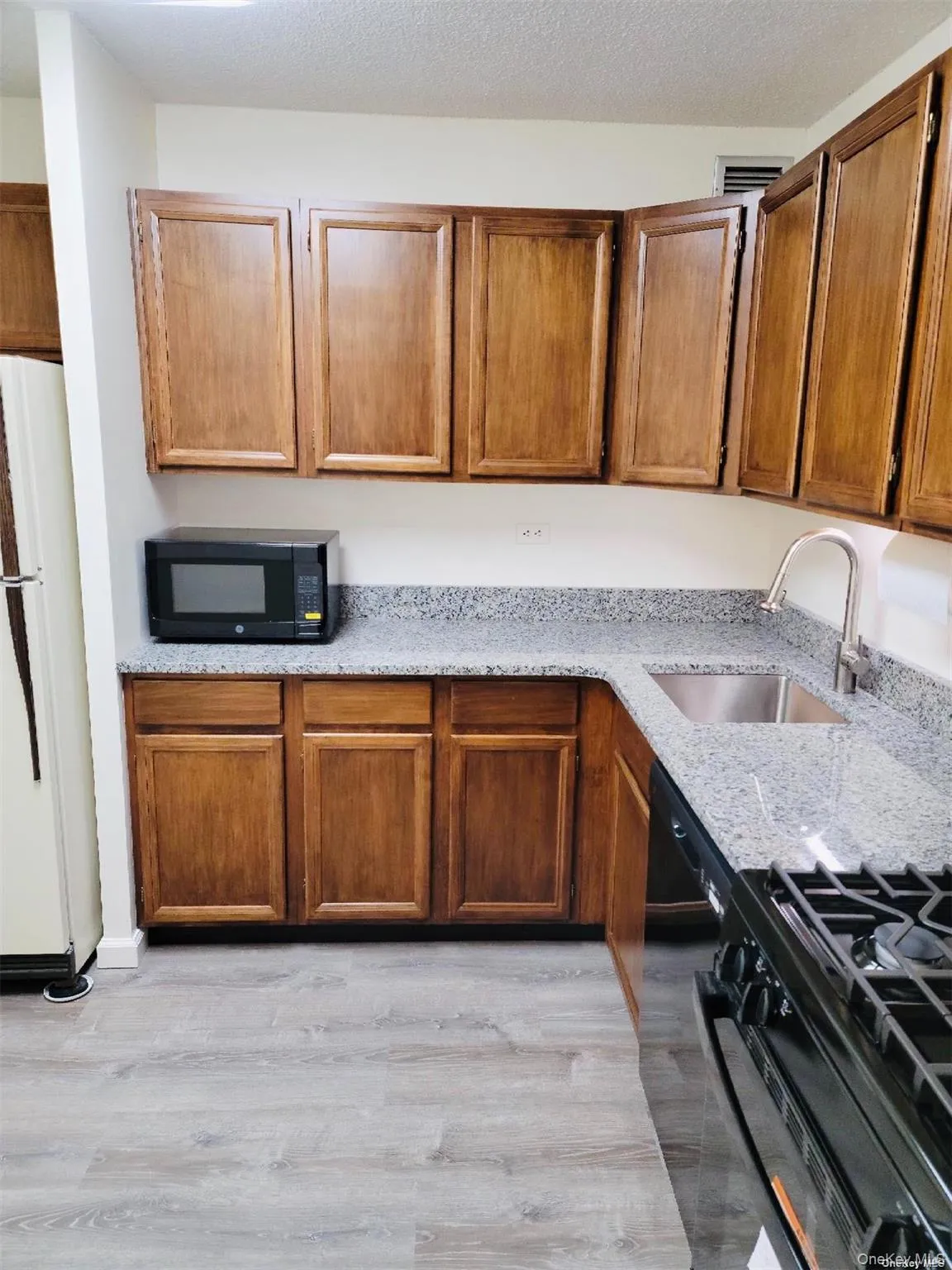 2 Bay Club Drive, New York, NY, 2 Bedrooms Bedrooms, 6 Rooms Rooms,2 BathroomsBathrooms,Residential Lease,For Rent,Bay Club,0,1007420 2 Bay Club Drive, New York, NY, 2 Bedrooms Bedrooms, 6 Rooms Rooms,2 BathroomsBathrooms,Residential Lease,For Rent,Bay Club,0,1007420