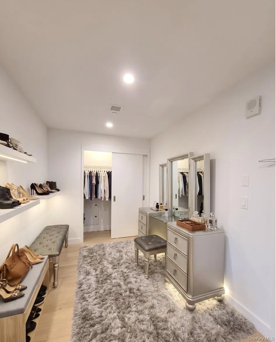 131-01 40th Road, New York, NY, 1 Bedroom Bedrooms, 5 Rooms Rooms,1 BathroomBathrooms,Residential,For Rent,40th,0,1007426 131-01 40th Road, New York, NY, 1 Bedroom Bedrooms, 5 Rooms Rooms,1 BathroomBathrooms,Residential,For Rent,40th,0,1007426