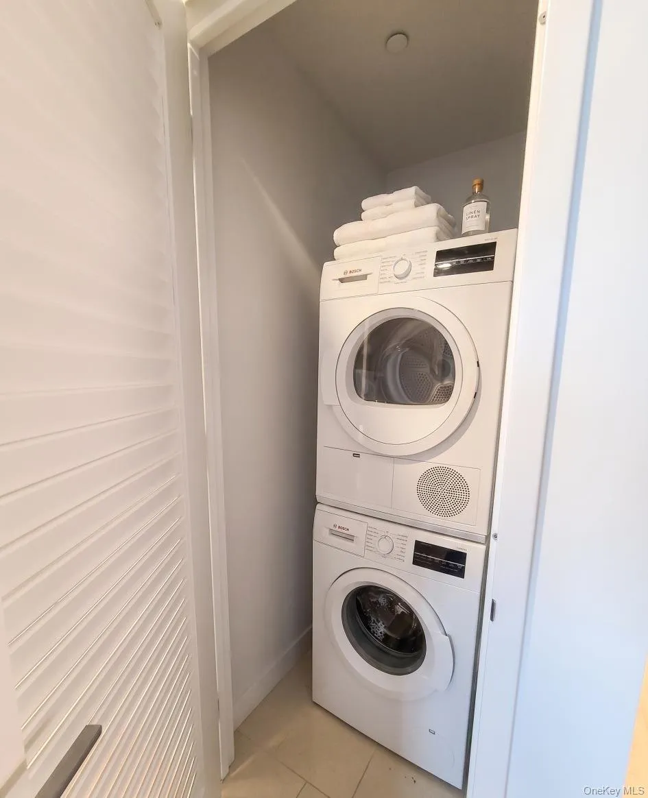 131-01 40th Road, New York, NY, 1 Bedroom Bedrooms, 5 Rooms Rooms,1 BathroomBathrooms,Residential,For Rent,40th,0,1007426 131-01 40th Road, New York, NY, 1 Bedroom Bedrooms, 5 Rooms Rooms,1 BathroomBathrooms,Residential,For Rent,40th,0,1007426