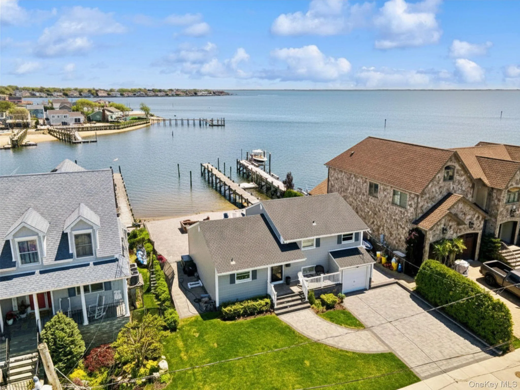 Only One Home Down From Open Bay Front Only One Home Down From Open Bay Front