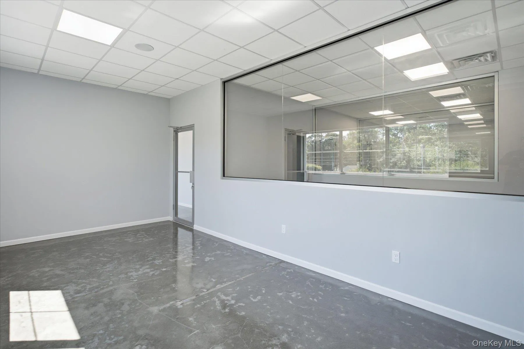 421 Country Road, Smithtown, NY, ,Commercial Lease,For Rent,Country,0,1007435 421 Country Road, Smithtown, NY, ,Commercial Lease,For Rent,Country,0,1007435