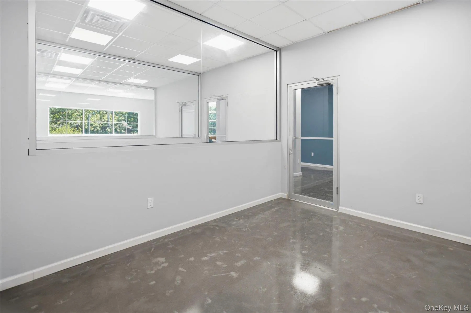 421 Country Road, Smithtown, NY, ,Commercial Lease,For Rent,Country,0,1007435 421 Country Road, Smithtown, NY, ,Commercial Lease,For Rent,Country,0,1007435