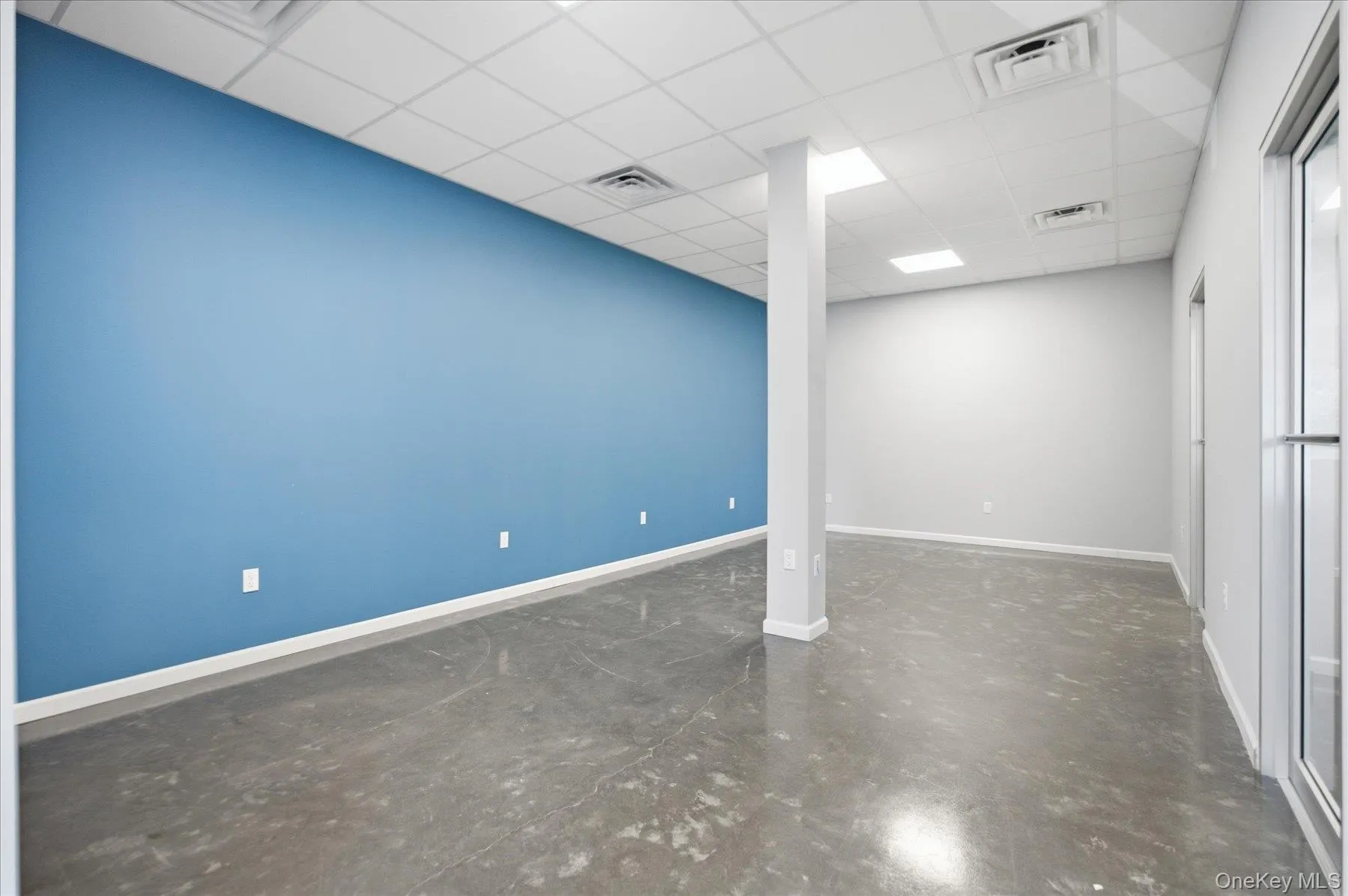 421 Country Road, Smithtown, NY, ,Commercial Lease,For Rent,Country,0,1007435 421 Country Road, Smithtown, NY, ,Commercial Lease,For Rent,Country,0,1007435