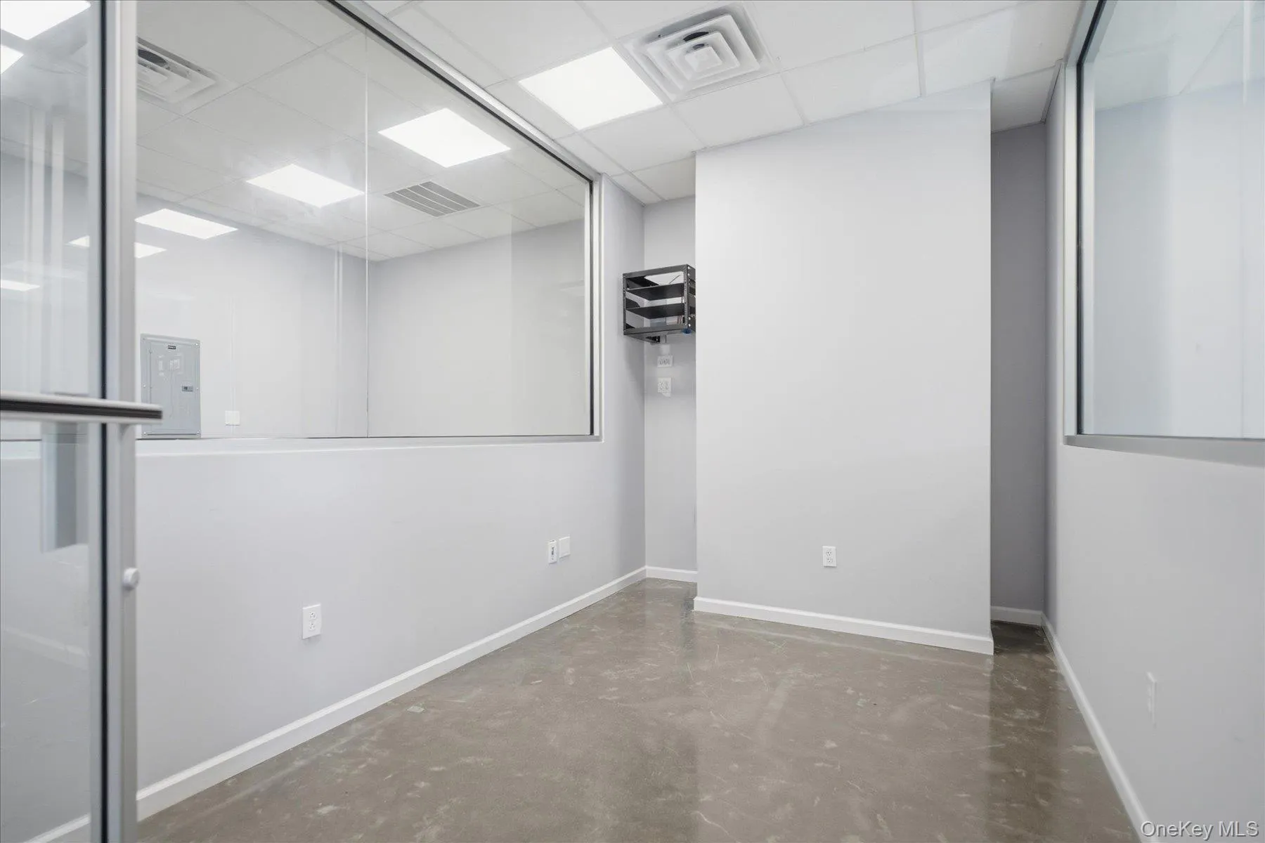 421 Country Road, Smithtown, NY, ,Commercial Lease,For Rent,Country,0,1007435 421 Country Road, Smithtown, NY, ,Commercial Lease,For Rent,Country,0,1007435
