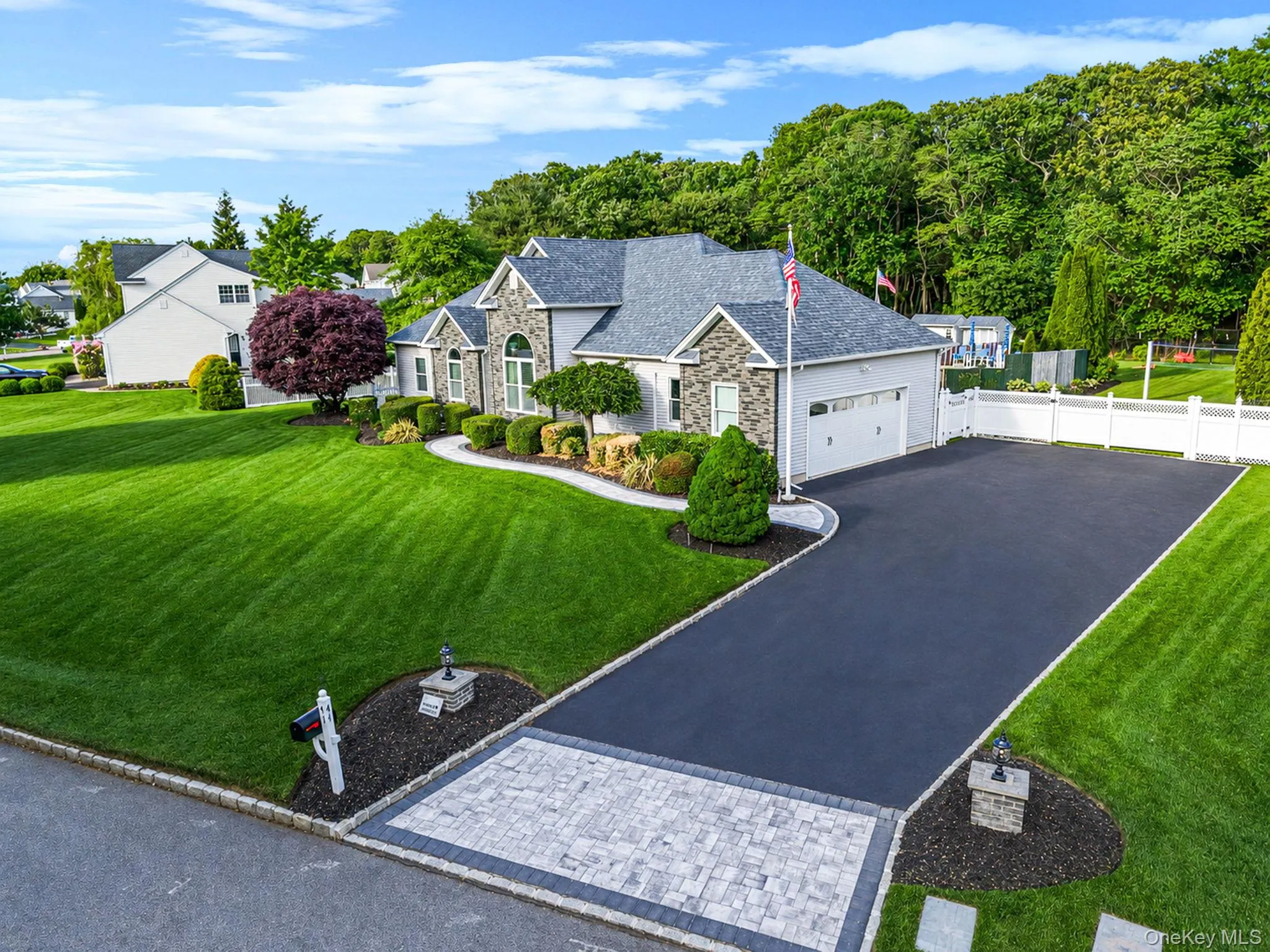 41 Paige Lane, Brookhaven, NY, 3 Bedrooms Bedrooms, 10 Rooms Rooms,3 BathroomsBathrooms,Residential,For Rent,Paige,0,1007441 41 Paige Lane, Brookhaven, NY, 3 Bedrooms Bedrooms, 10 Rooms Rooms,3 BathroomsBathrooms,Residential,For Rent,Paige,0,1007441