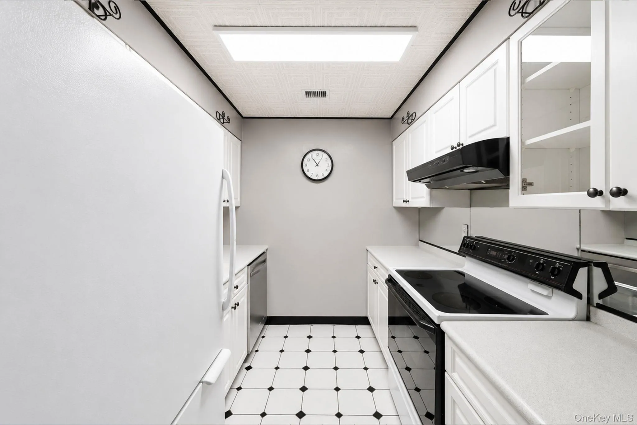 Beautiful bright functional kitchen Beautiful bright functional kitchen