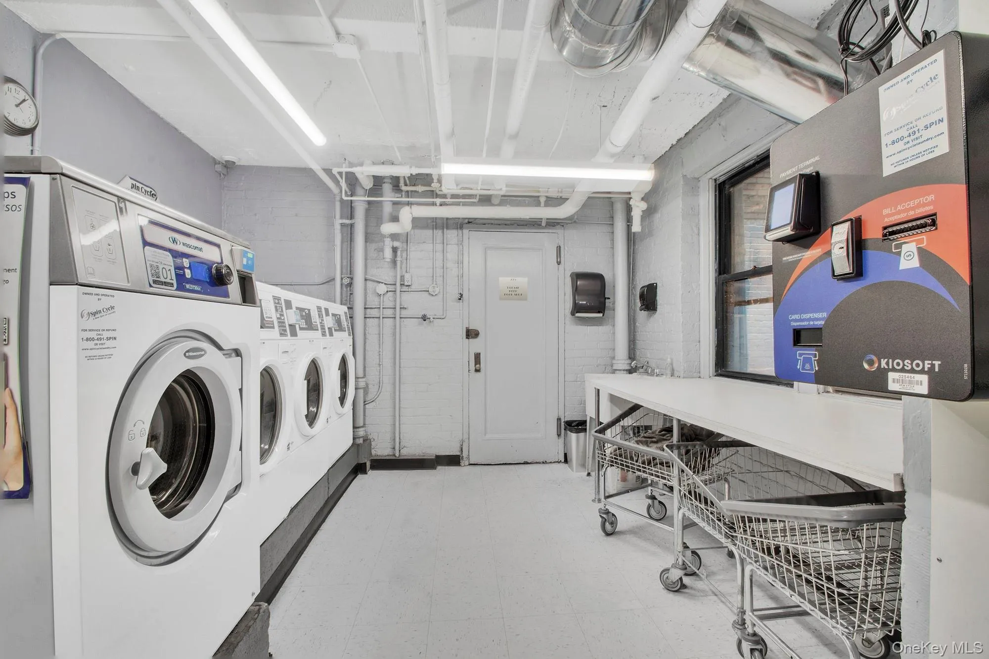 Common laundry room Common laundry room