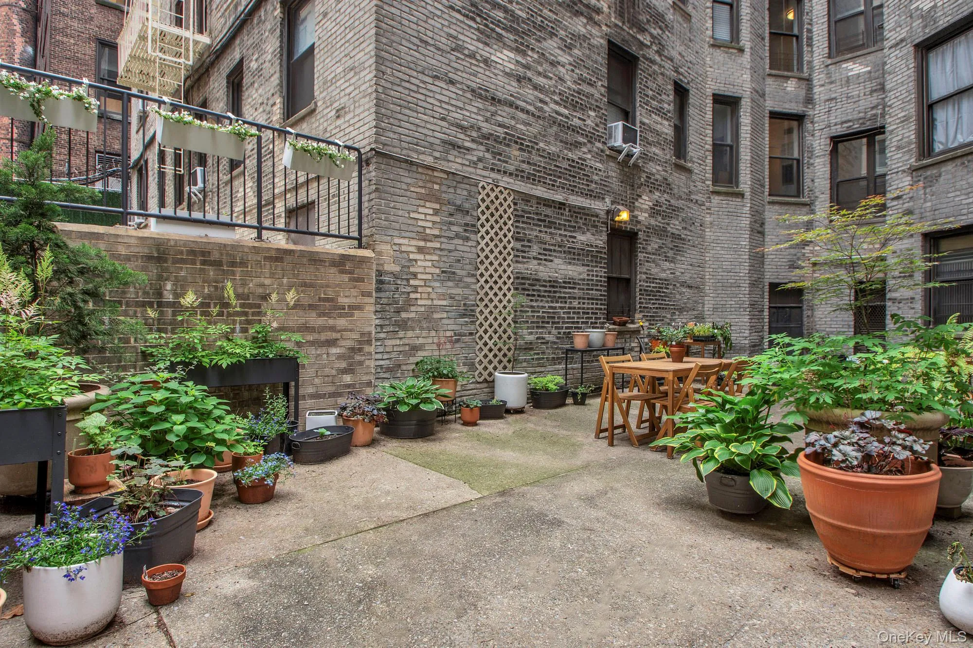 Common courtyard Common courtyard
