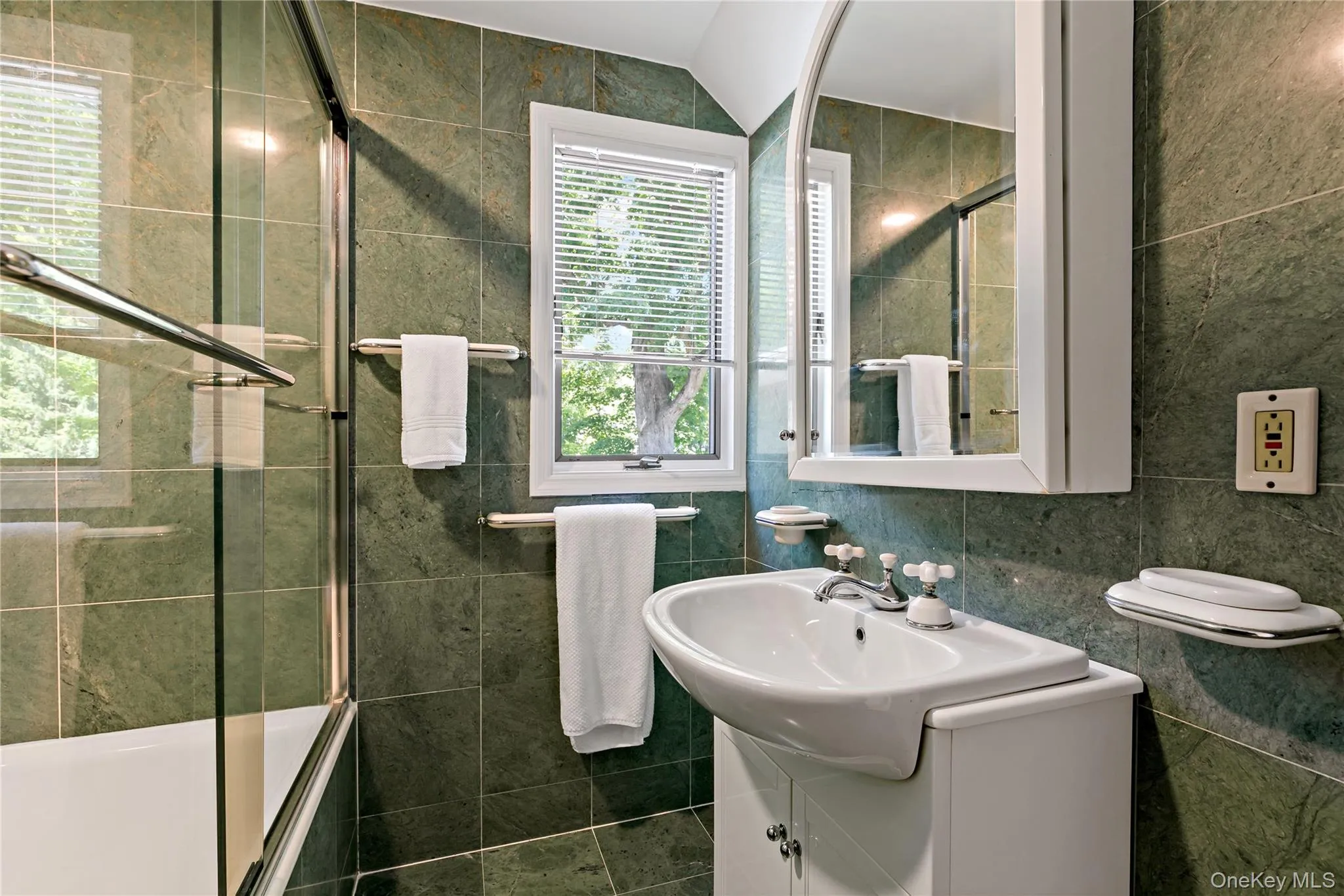 Hall Bath Hall Bath