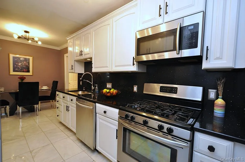 280 Bronxville Road, Yonkers, NY, 1 Bedroom Bedrooms, 3 Rooms Rooms,1 BathroomBathrooms,Residential,For Rent,Bronxville,0,1007459 280 Bronxville Road, Yonkers, NY, 1 Bedroom Bedrooms, 3 Rooms Rooms,1 BathroomBathrooms,Residential,For Rent,Bronxville,0,1007459