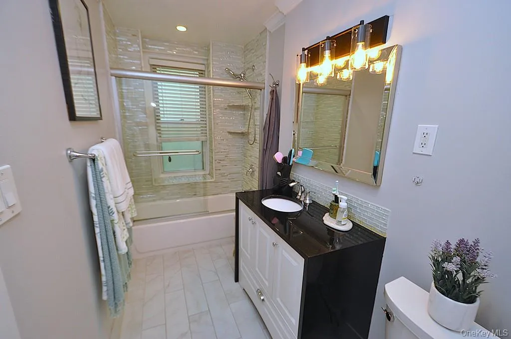 280 Bronxville Road, Yonkers, NY, 1 Bedroom Bedrooms, 3 Rooms Rooms,1 BathroomBathrooms,Residential,For Rent,Bronxville,0,1007459 280 Bronxville Road, Yonkers, NY, 1 Bedroom Bedrooms, 3 Rooms Rooms,1 BathroomBathrooms,Residential,For Rent,Bronxville,0,1007459
