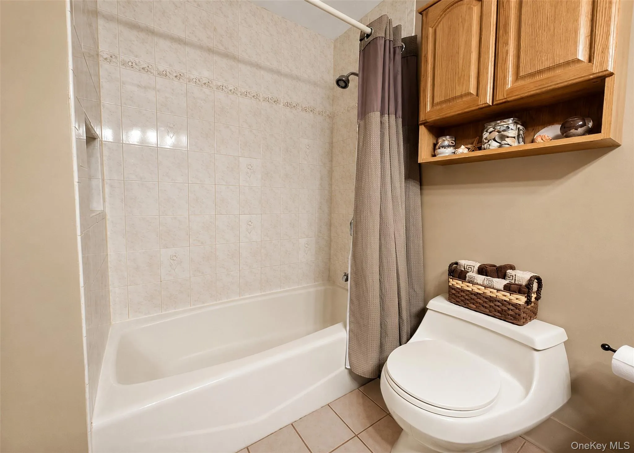 Guest Bathroom Guest Bathroom