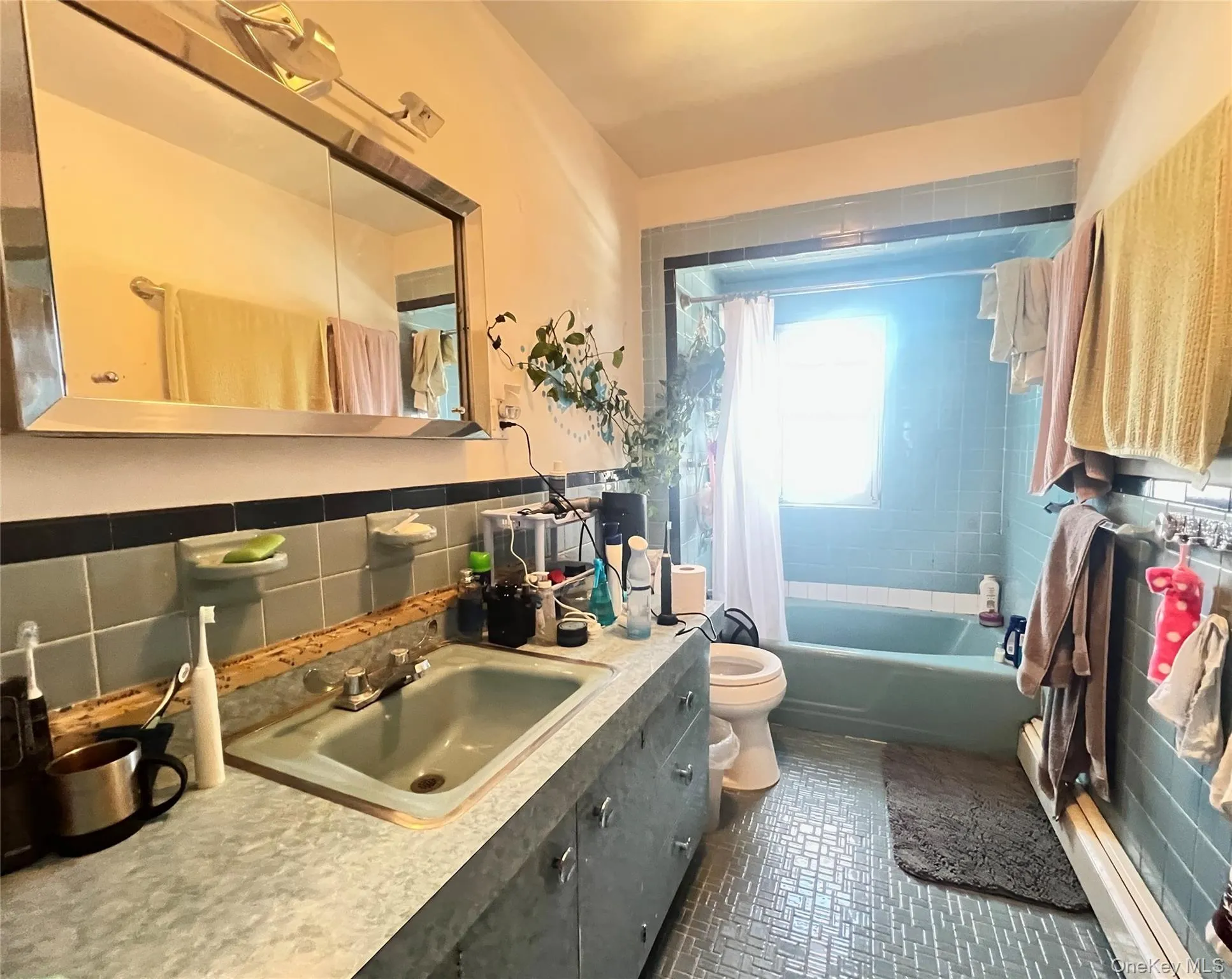 53-38 66th Street, New York, NY, 4 Bedrooms Bedrooms, 7 Rooms Rooms,2 BathroomsBathrooms,Residential,For Rent,66th,0,1007470 53-38 66th Street, New York, NY, 4 Bedrooms Bedrooms, 7 Rooms Rooms,2 BathroomsBathrooms,Residential,For Rent,66th,0,1007470
