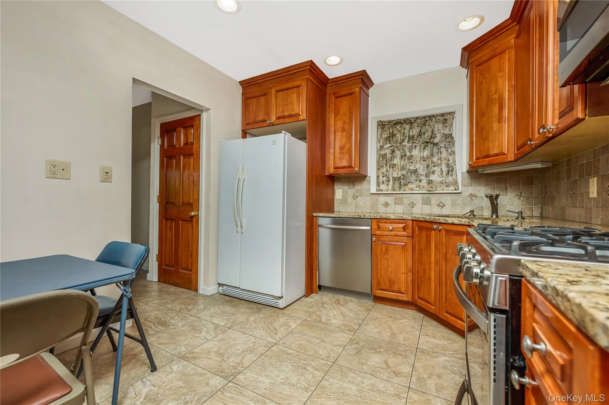 7326 171st Street, New York, NY, 3 Bedrooms Bedrooms, 6 Rooms Rooms,3 BathroomsBathrooms,Residential,For Rent,171st,0,1007471 7326 171st Street, New York, NY, 3 Bedrooms Bedrooms, 6 Rooms Rooms,3 BathroomsBathrooms,Residential,For Rent,171st,0,1007471
