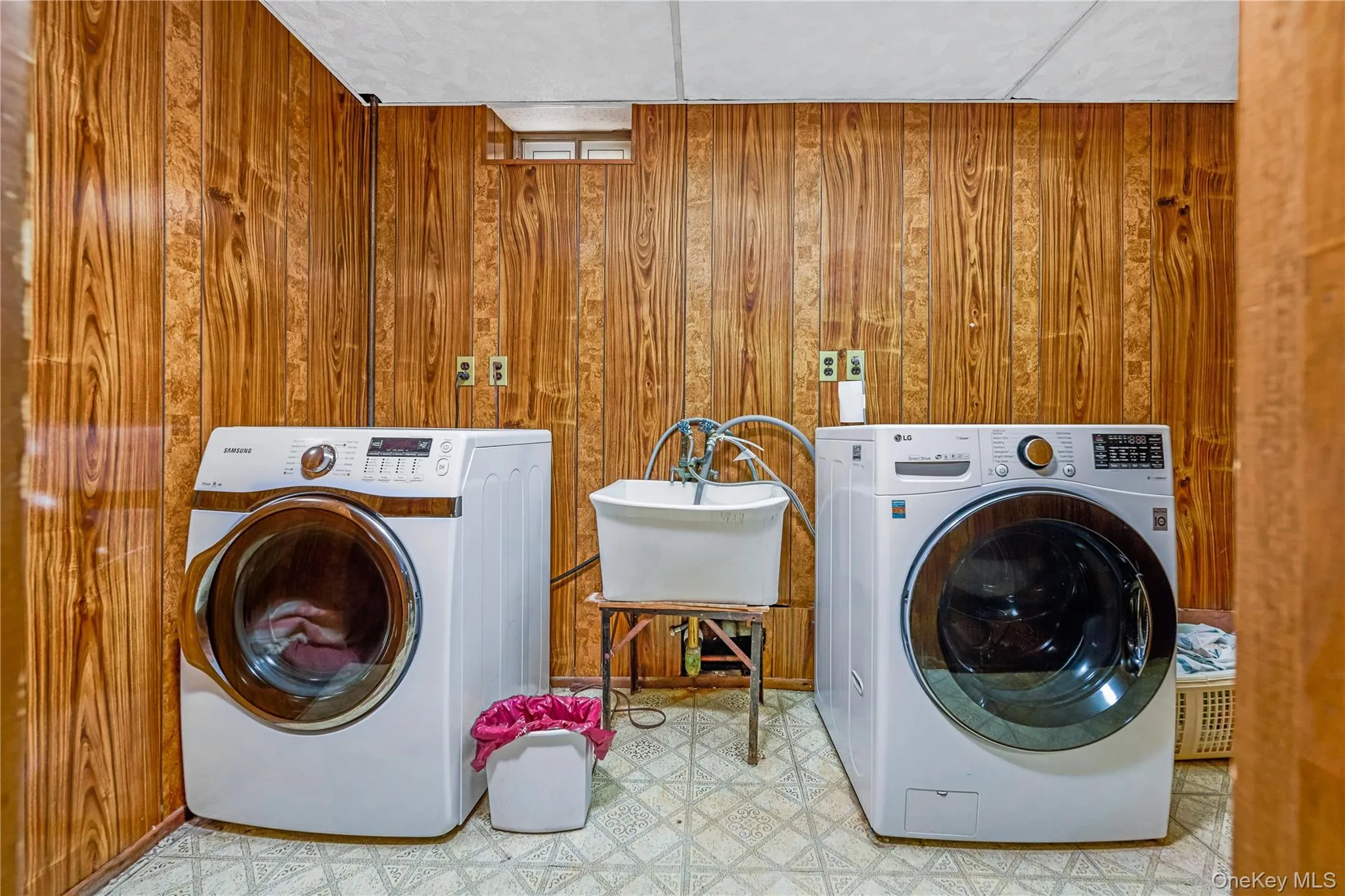 7326 171st Street, New York, NY, 3 Bedrooms Bedrooms, 6 Rooms Rooms,3 BathroomsBathrooms,Residential,For Rent,171st,0,1007471 7326 171st Street, New York, NY, 3 Bedrooms Bedrooms, 6 Rooms Rooms,3 BathroomsBathrooms,Residential,For Rent,171st,0,1007471
