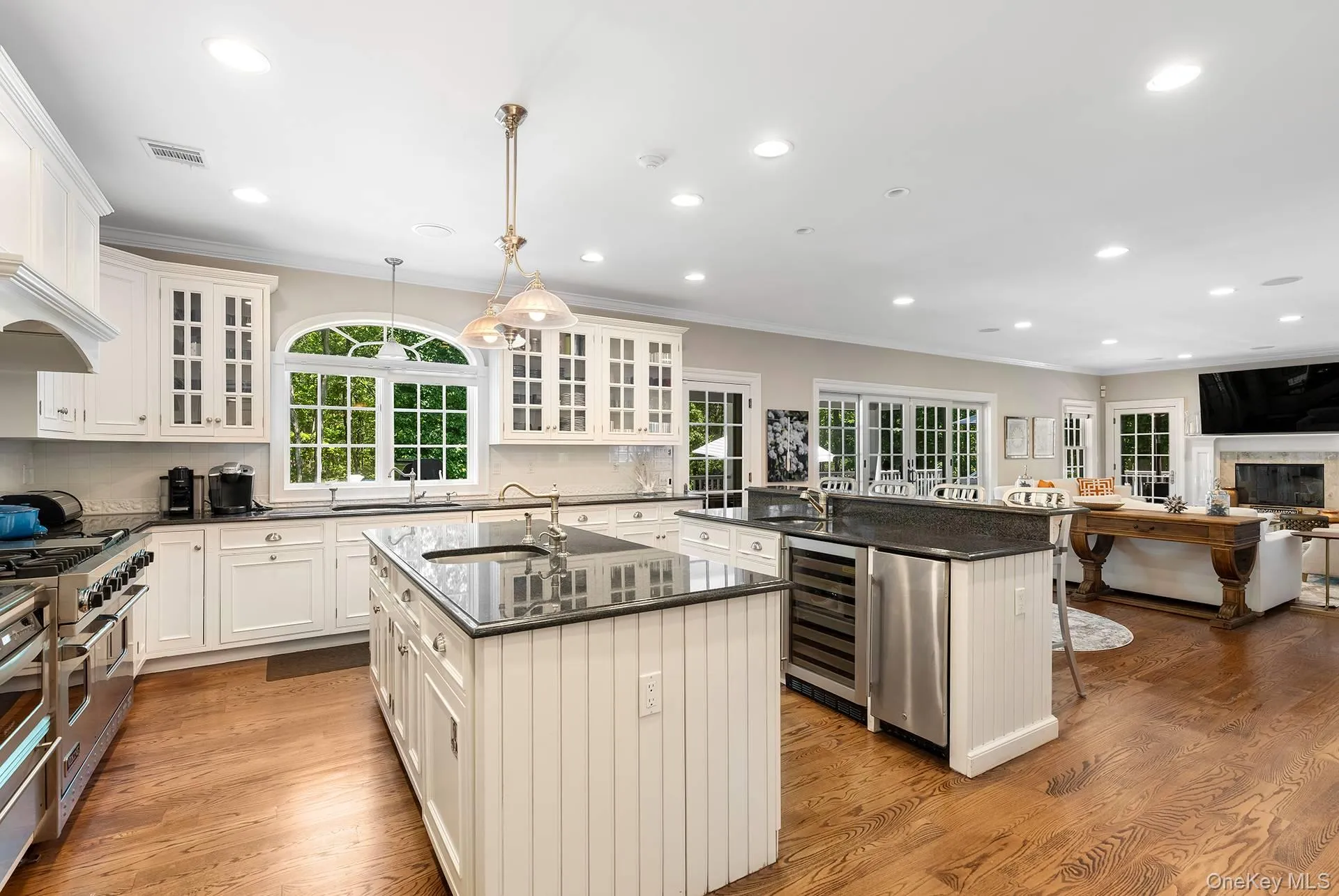 6 Woodruff Lane, Southampton, NY, 5 Bedrooms Bedrooms, 16 Rooms Rooms,6 BathroomsBathrooms,Residential,For Rent,Woodruff,0,1007474 6 Woodruff Lane, Southampton, NY, 5 Bedrooms Bedrooms, 16 Rooms Rooms,6 BathroomsBathrooms,Residential,For Rent,Woodruff,0,1007474