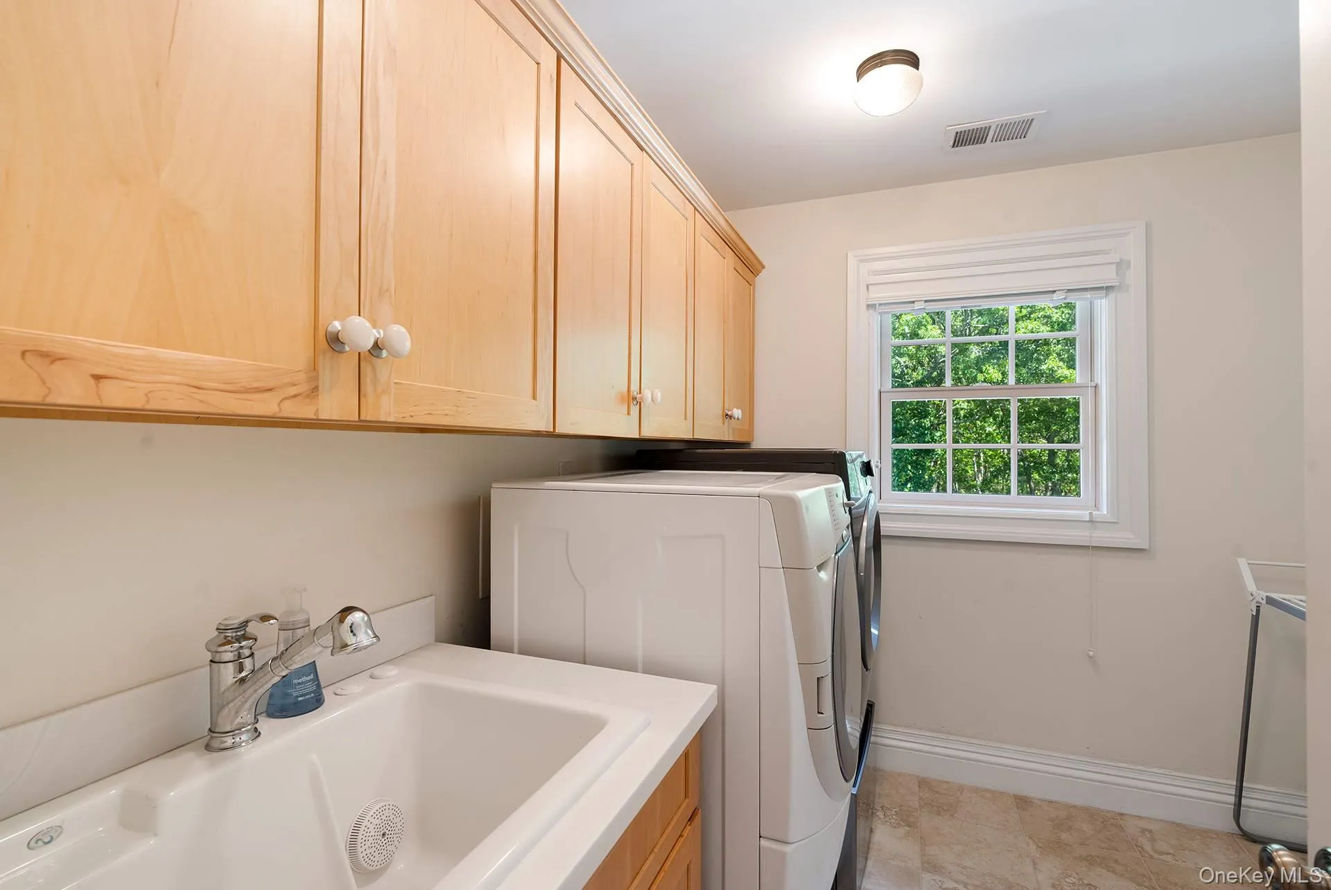 6 Woodruff Lane, Southampton, NY, 5 Bedrooms Bedrooms, 16 Rooms Rooms,6 BathroomsBathrooms,Residential,For Rent,Woodruff,0,1007474 6 Woodruff Lane, Southampton, NY, 5 Bedrooms Bedrooms, 16 Rooms Rooms,6 BathroomsBathrooms,Residential,For Rent,Woodruff,0,1007474