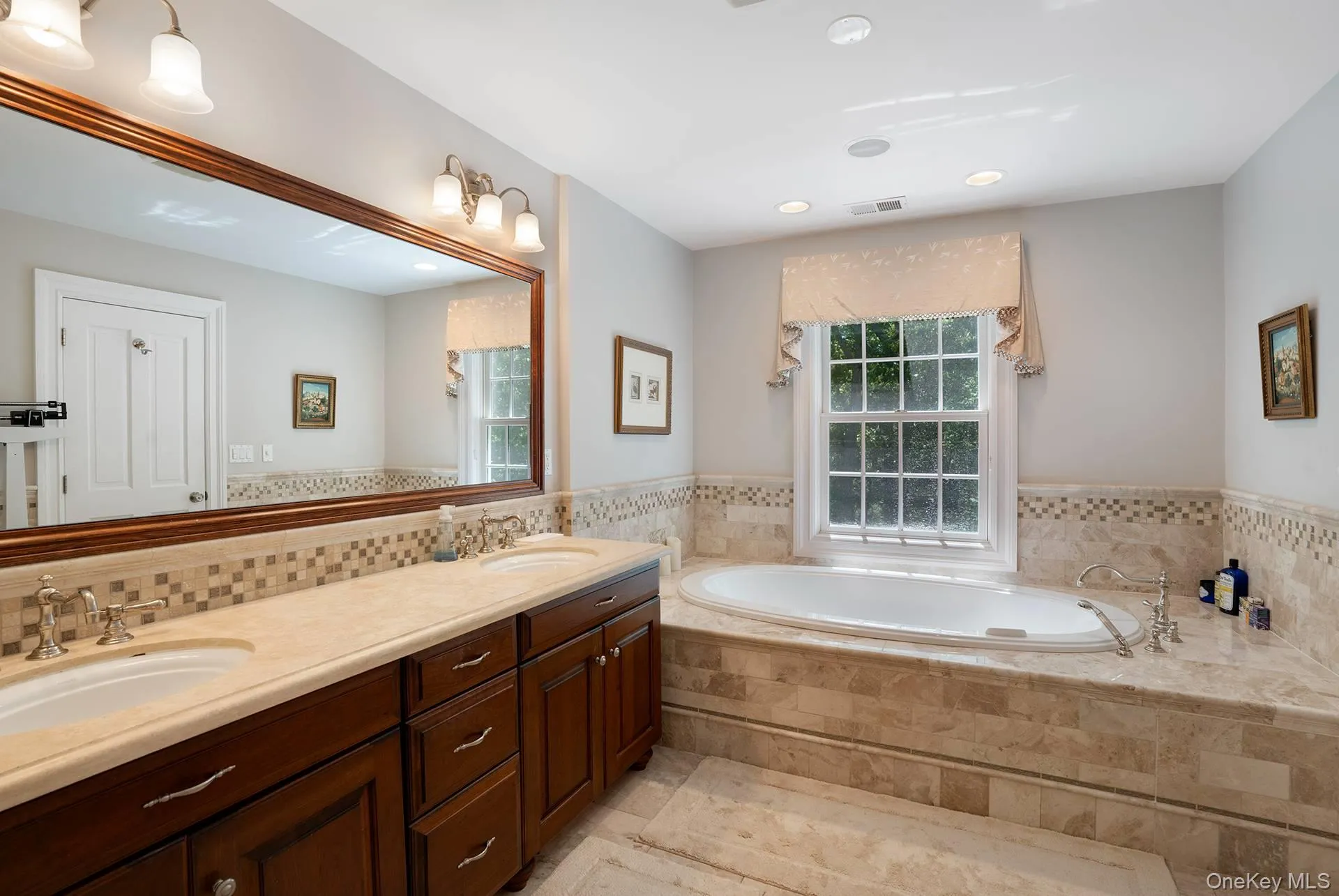6 Woodruff Lane, Southampton, NY, 5 Bedrooms Bedrooms, 16 Rooms Rooms,6 BathroomsBathrooms,Residential,For Rent,Woodruff,0,1007474 6 Woodruff Lane, Southampton, NY, 5 Bedrooms Bedrooms, 16 Rooms Rooms,6 BathroomsBathrooms,Residential,For Rent,Woodruff,0,1007474
