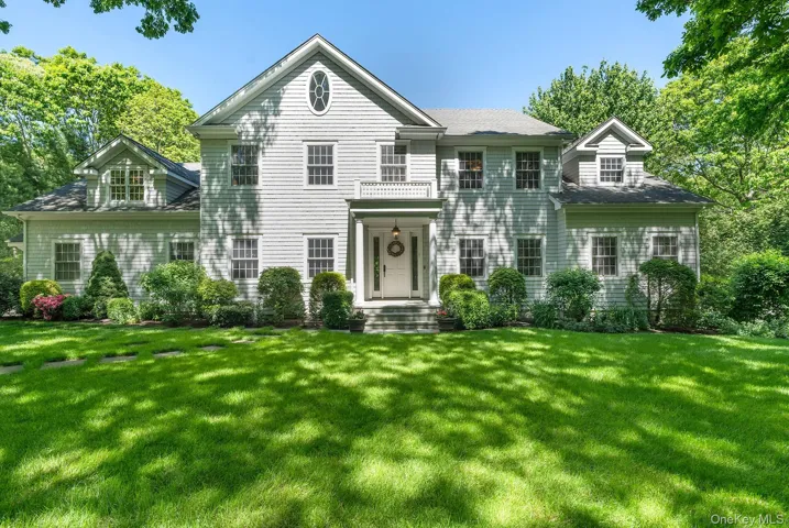 6 Woodruff Lane, Southampton, New York 11932