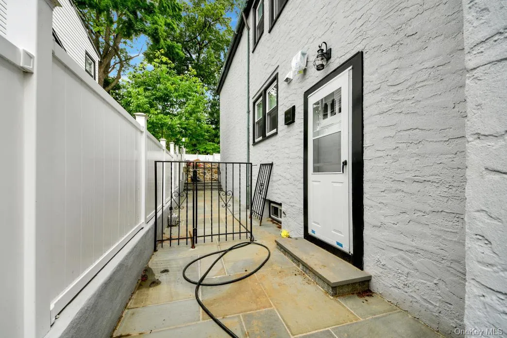 210 Rumsey Road, Yonkers, NY, 4 Bedrooms Bedrooms, 11 Rooms Rooms,3 BathroomsBathrooms,Residential Lease,For Rent,Rumsey,0,1007475 210 Rumsey Road, Yonkers, NY, 4 Bedrooms Bedrooms, 11 Rooms Rooms,3 BathroomsBathrooms,Residential Lease,For Rent,Rumsey,0,1007475