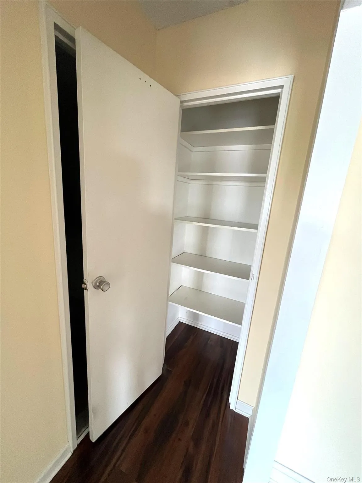 35 Park Avenue, Ramapo, NY, 1 Bedroom Bedrooms, 4 Rooms Rooms,1 BathroomBathrooms,Residential Lease,For Rent,Park,0,1007482 35 Park Avenue, Ramapo, NY, 1 Bedroom Bedrooms, 4 Rooms Rooms,1 BathroomBathrooms,Residential Lease,For Rent,Park,0,1007482