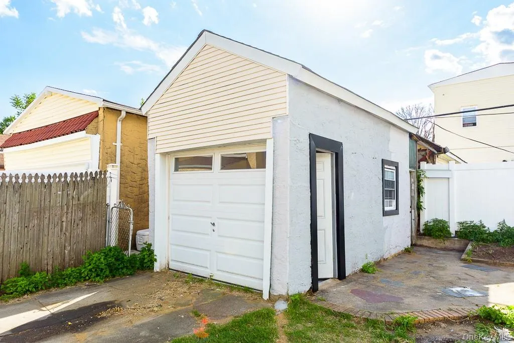 13534 234th Place, New York, NY, 4 Bedrooms Bedrooms, 8 Rooms Rooms,3 BathroomsBathrooms,Residential,For Rent,234th,0,1007483 13534 234th Place, New York, NY, 4 Bedrooms Bedrooms, 8 Rooms Rooms,3 BathroomsBathrooms,Residential,For Rent,234th,0,1007483