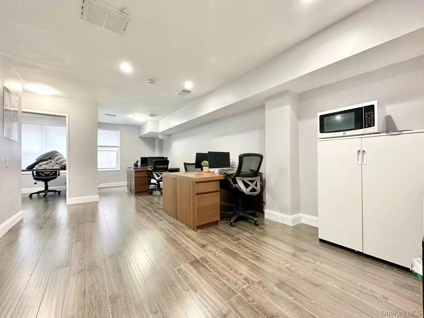 10 Old Mamaroneck Road, White Plains, NY, 2 Bedrooms Bedrooms, 5 Rooms Rooms,1 BathroomBathrooms,Residential,For Rent,Old Mamaroneck,0,1007489 10 Old Mamaroneck Road, White Plains, NY, 2 Bedrooms Bedrooms, 5 Rooms Rooms,1 BathroomBathrooms,Residential,For Rent,Old Mamaroneck,0,1007489