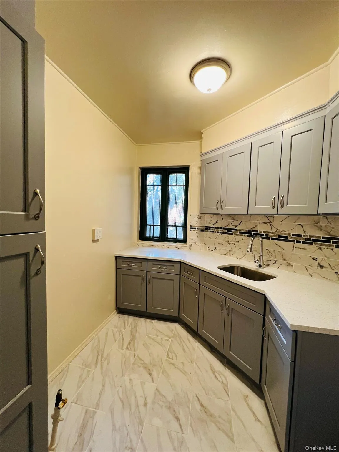 2033 Mc Graw Avenue, New York, NY, 2 Bedrooms Bedrooms, 4 Rooms Rooms,1 BathroomBathrooms,Residential,For Rent,Mc Graw,0,1007492 2033 Mc Graw Avenue, New York, NY, 2 Bedrooms Bedrooms, 4 Rooms Rooms,1 BathroomBathrooms,Residential,For Rent,Mc Graw,0,1007492