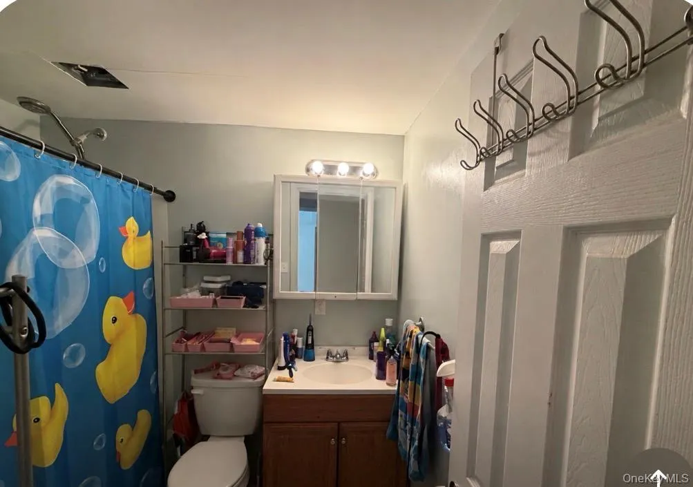 4 Valley Forge Court, Brookhaven, NY, 2 Bedrooms Bedrooms, 6 Rooms Rooms,1 BathroomBathrooms,Residential,For Rent,Valley Forge,0,1007511 4 Valley Forge Court, Brookhaven, NY, 2 Bedrooms Bedrooms, 6 Rooms Rooms,1 BathroomBathrooms,Residential,For Rent,Valley Forge,0,1007511