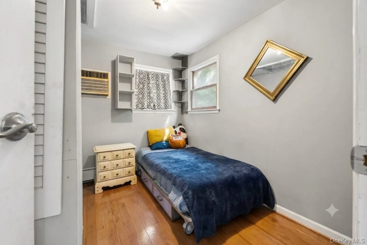 23 Dewey Place, Babylon, NY, 2 Bedrooms Bedrooms, 5 Rooms Rooms,1 BathroomBathrooms,Residential,For Rent,Dewey,0,KEY1007519 23 Dewey Place, Babylon, NY, 2 Bedrooms Bedrooms, 5 Rooms Rooms,1 BathroomBathrooms,Residential,For Rent,Dewey,0,KEY1007519