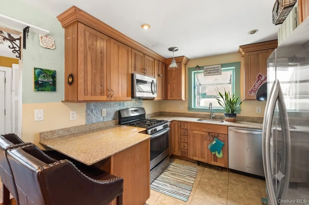 23 Dewey Place, Babylon, NY, 2 Bedrooms Bedrooms, 5 Rooms Rooms,1 BathroomBathrooms,Residential,For Rent,Dewey,0,KEY1007519 23 Dewey Place, Babylon, NY, 2 Bedrooms Bedrooms, 5 Rooms Rooms,1 BathroomBathrooms,Residential,For Rent,Dewey,0,KEY1007519