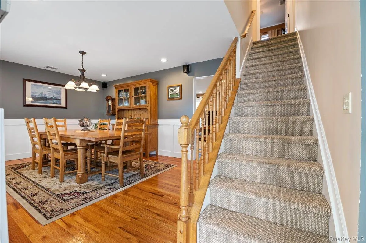 4 Westbury Avenue, Oyster Bay, NY, 5 Bedrooms Bedrooms, 8 Rooms Rooms,3 BathroomsBathrooms,Residential,For Rent,Westbury,0,1007526 4 Westbury Avenue, Oyster Bay, NY, 5 Bedrooms Bedrooms, 8 Rooms Rooms,3 BathroomsBathrooms,Residential,For Rent,Westbury,0,1007526