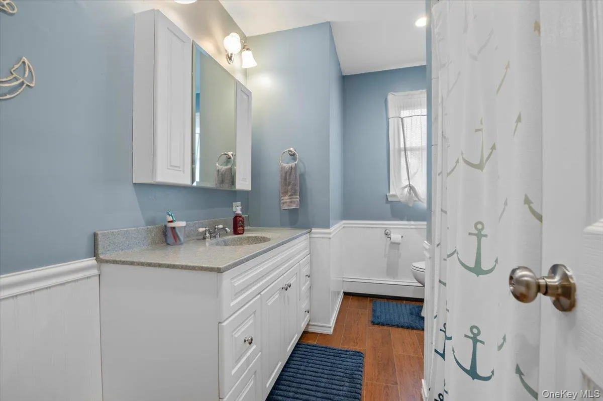 4 Westbury Avenue, Oyster Bay, NY, 5 Bedrooms Bedrooms, 8 Rooms Rooms,3 BathroomsBathrooms,Residential,For Rent,Westbury,0,1007526 4 Westbury Avenue, Oyster Bay, NY, 5 Bedrooms Bedrooms, 8 Rooms Rooms,3 BathroomsBathrooms,Residential,For Rent,Westbury,0,1007526
