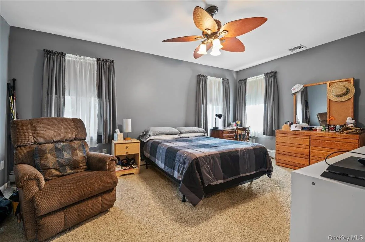4 Westbury Avenue, Oyster Bay, NY, 5 Bedrooms Bedrooms, 8 Rooms Rooms,3 BathroomsBathrooms,Residential,For Rent,Westbury,0,1007526 4 Westbury Avenue, Oyster Bay, NY, 5 Bedrooms Bedrooms, 8 Rooms Rooms,3 BathroomsBathrooms,Residential,For Rent,Westbury,0,1007526