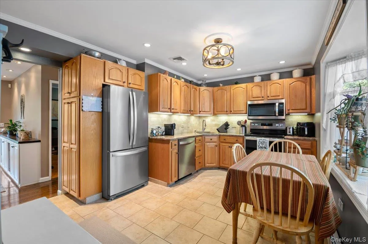 4 Westbury Avenue, Oyster Bay, NY, 5 Bedrooms Bedrooms, 8 Rooms Rooms,3 BathroomsBathrooms,Residential,For Rent,Westbury,0,1007526 4 Westbury Avenue, Oyster Bay, NY, 5 Bedrooms Bedrooms, 8 Rooms Rooms,3 BathroomsBathrooms,Residential,For Rent,Westbury,0,1007526